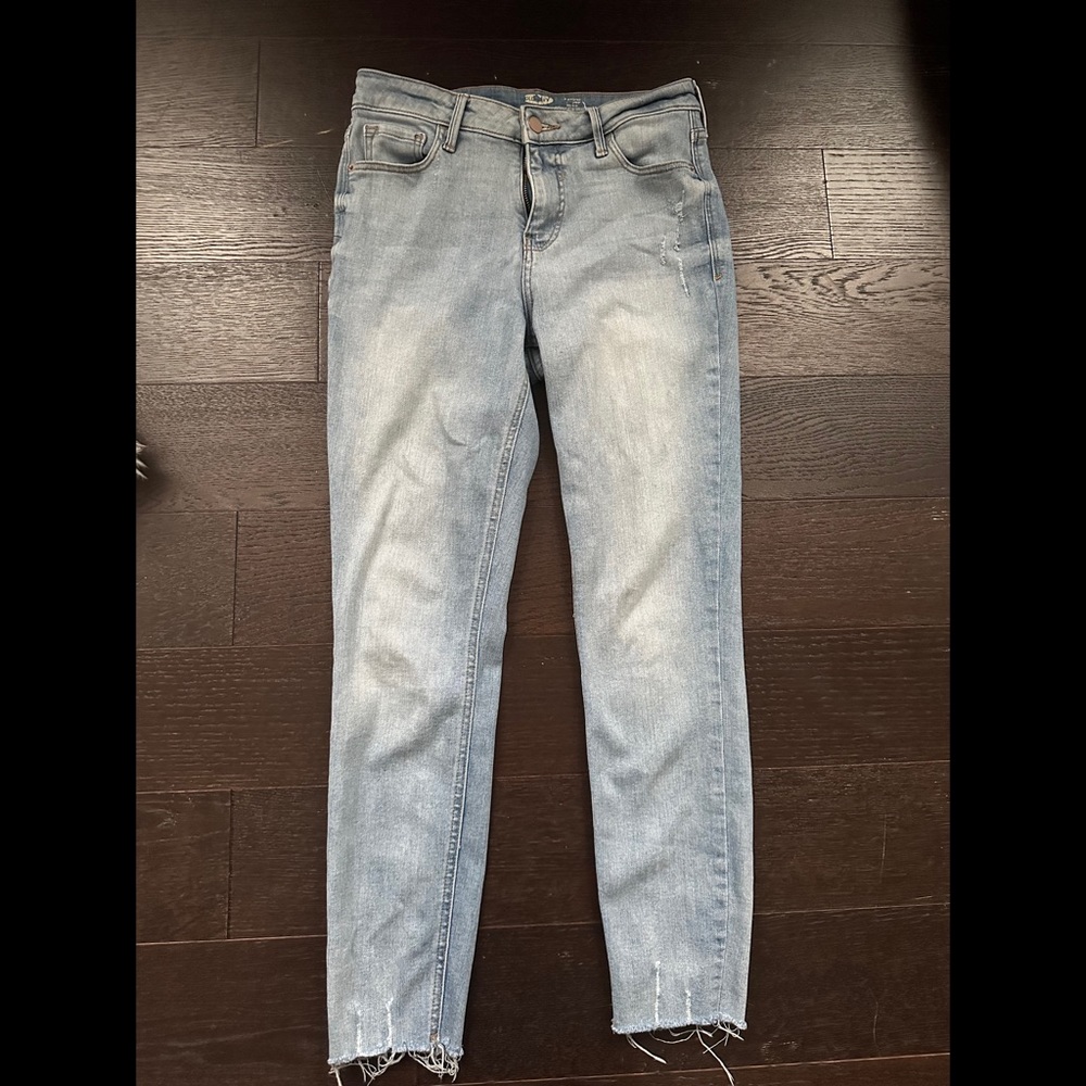 Light wash rockstar skinny jeans